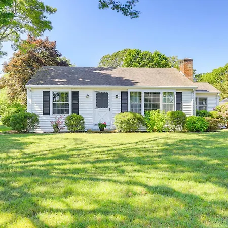 South Yarmouth Home With Game Room 3 Mi To Beaches!